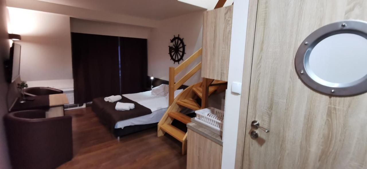 Dolphin House Bed & Breakfast Leba Bagian luar foto