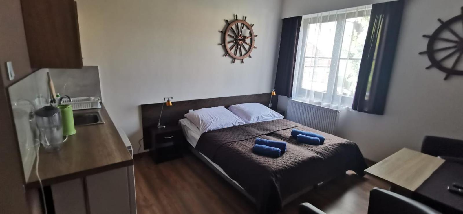 Dolphin House Bed & Breakfast Leba Bagian luar foto