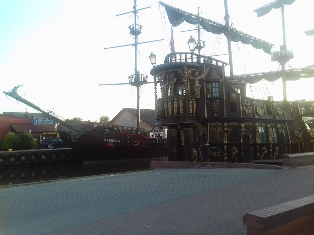 Dolphin House Bed & Breakfast Leba Bagian luar foto