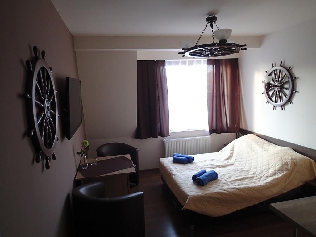 Dolphin House Bed & Breakfast Leba Bagian luar foto